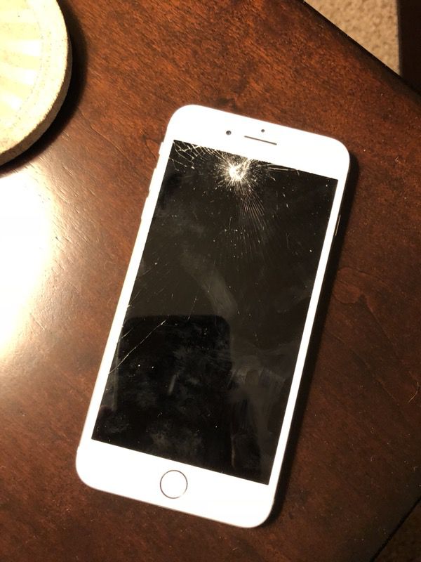 AT&T silver iPhone 8 plus 64gb CRACKED SCREEN for Sale in Dallas, TX - OfferUp
