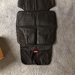 2 Munchkin Auto Seat Protectors - Non- Slip Mat