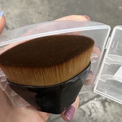large makeup brush