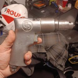 Chicago Pneumatic Air Drill With Chuck