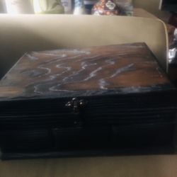 Pick Up Only. Wood Grain Silverware Chest. EUC 