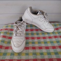 Reebok classic men shoes size 9
