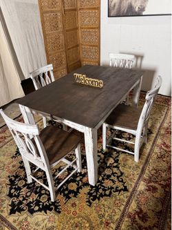 FARMHOUSE TABLE W/4 CHAIRS GOOD CONDITION AND CLEAN $220 DELIVERY AVAILABLE FOR $20!!!