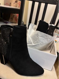 Never Worn Dunion Black Bootie. Size 10