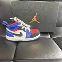 Jordan Retro 1 Hyper Royals Toddler Size 6c