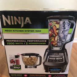 Use Ninja's Mega blender and food processor to mix iced cocktails