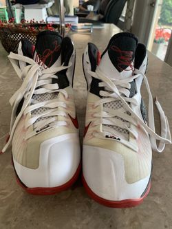 Lebron I Heat Home 9s. Size 8. 9/10 condition.... one previous Owner.. Rep box included