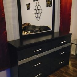 ***BEAUTIFUL BLACK DRESSER***