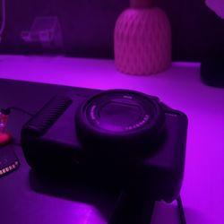 Sony ZV-1F Camera + 5 Batteries — Perfect Condition 🎥