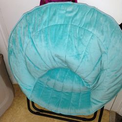 Folding Soucer Chair Pickup Only Cash 