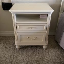 Nightstand 