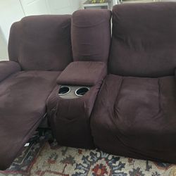  MOVING SALE THROW AWAY PRICE: 3 Seater & 2 Seater Recliner Sofa Set - $50⚡️