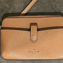 Kate Spade Small Crossbody Purse. Measures 8” x5” x1.5”.  Excellent condition $50