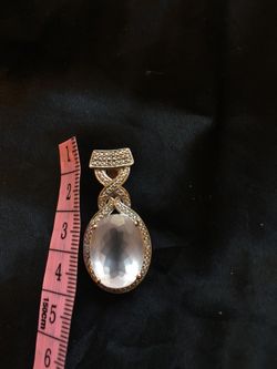 Chic Sterling Silver pendant with natural big stone