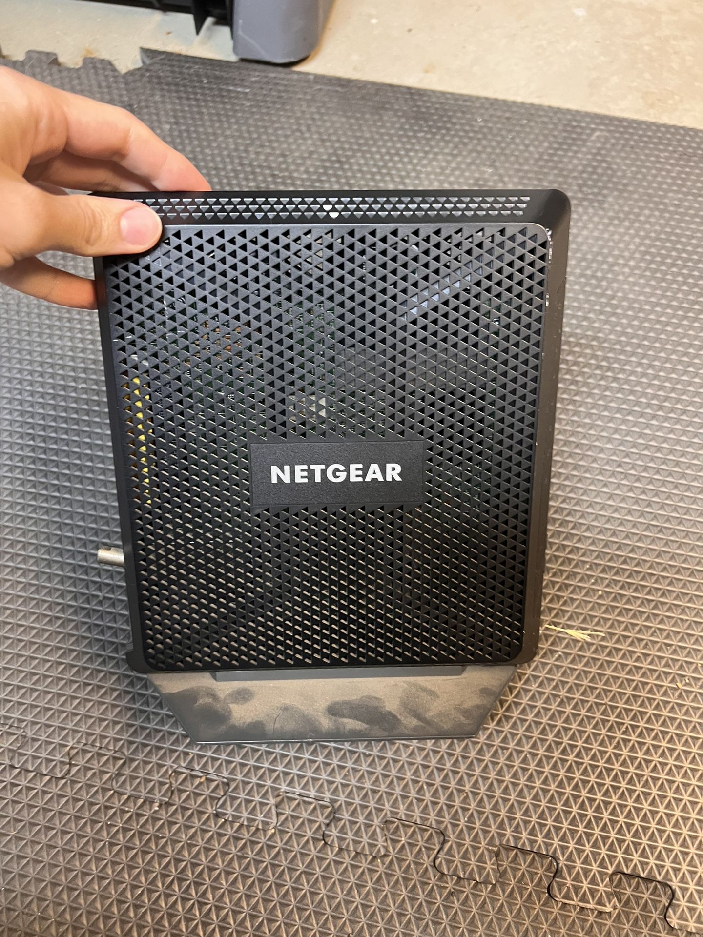 NETGEAR AC1900 C7000 Cable Modem AND Router