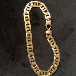 14k Gold Bracelet. 