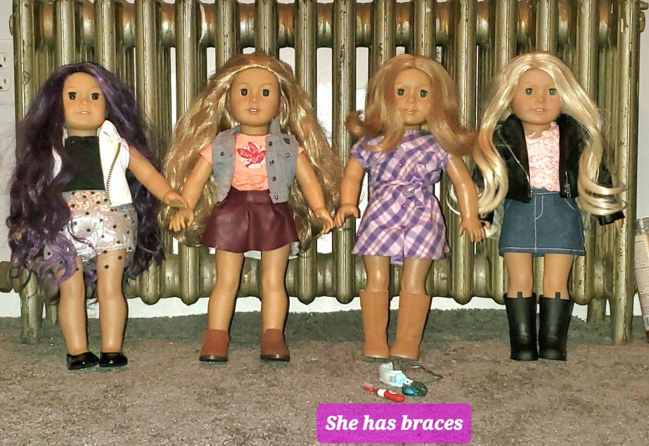 4 American Girl  Girl Dolls