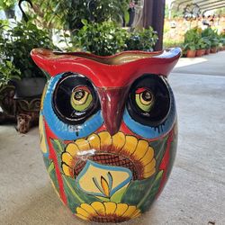 Talavera Alcatraz And Sunflower Owl Colorful Clay Pots, Planters,Plants $60 cada uno.