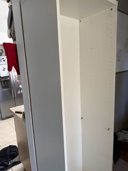 Tall White book shelf (6 shelves)