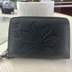 Black Genuine leather  wallet / wristlet  fully zippered around