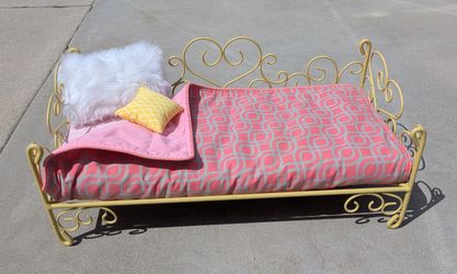 Doll Bed (18 inch or smaller)