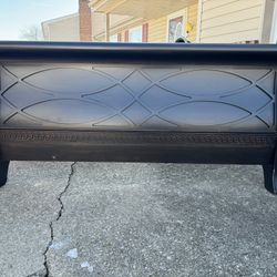 Queen Bed set Has Few Scratches From Being Moved 
