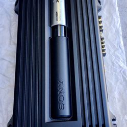 Sony XPLOD 800 Watts Maximum Power Amplifier Like New 
