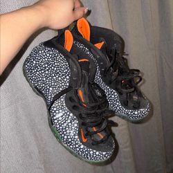 Nike Foam Posit Safari Size 9