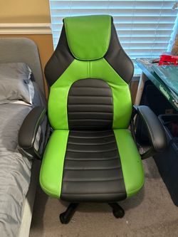 Gamer chair green and black