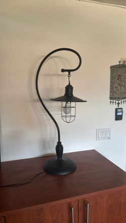 Table lamp