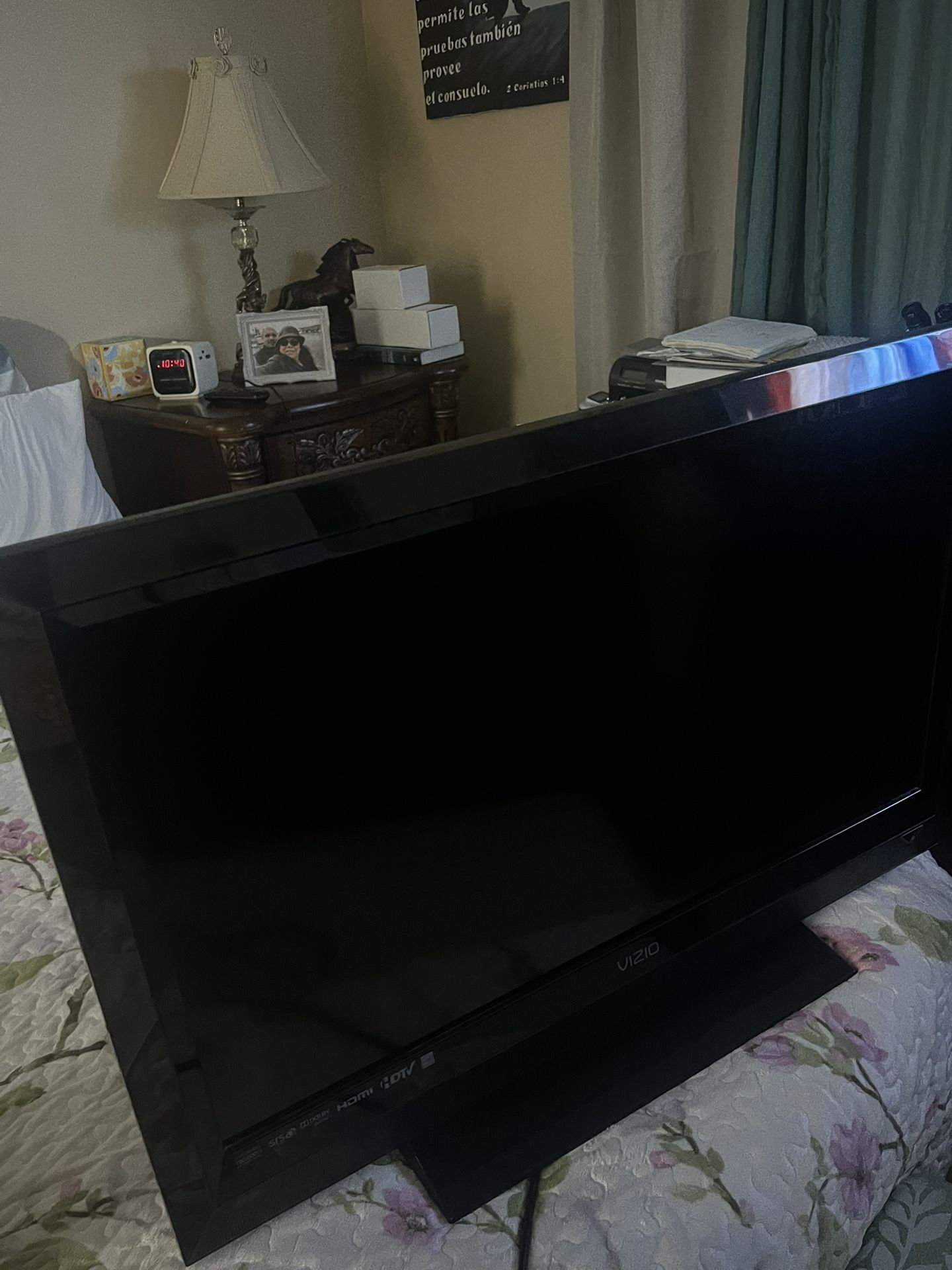 32’ Vizio Tv Used But In Great working Condition