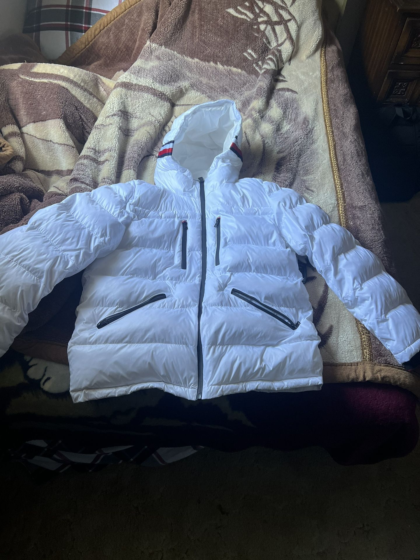 TOMMY HILFIGER Puffer Jacket Size: L