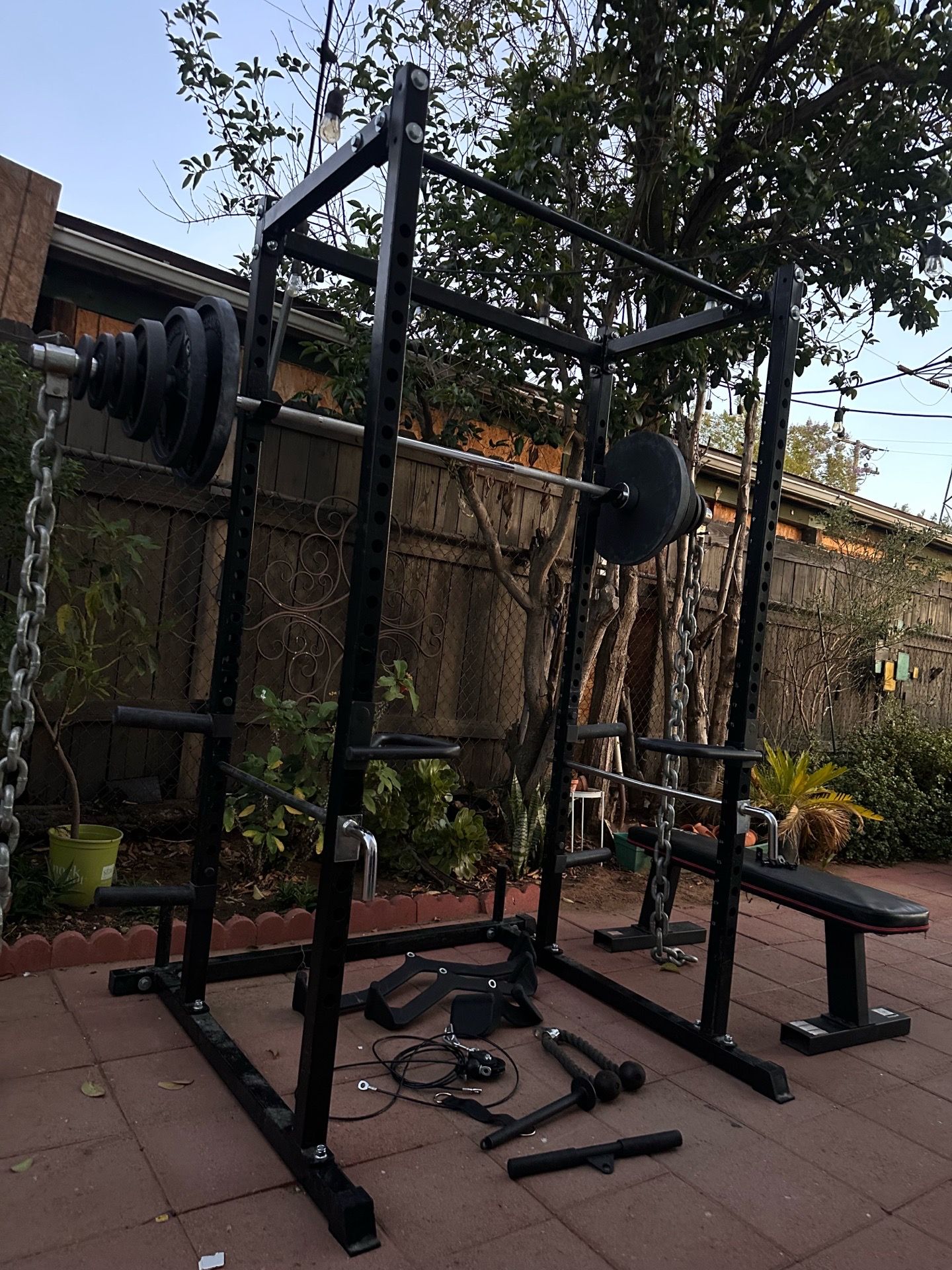 TITÁN SQUAT RACK WITH YORK OLYMPIC WEIGHTS