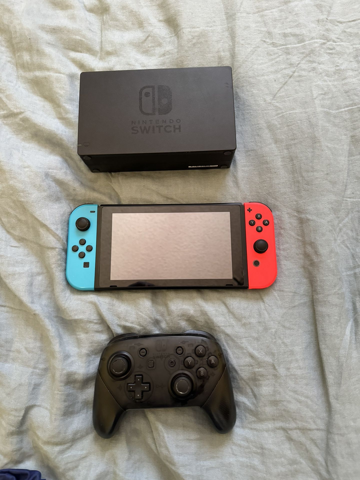 Nintendo Switch and Pro Controller