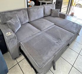 New 89x59 sleeper sectional couch / free delivery