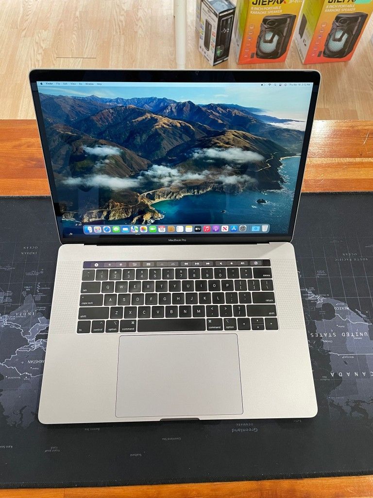Apple MacBook Pro 15” 2019 2.3Ghz 8CORE i9 16GB 500GB SSD!!!!