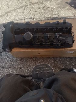 BMW valve cover