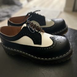 Dr. Martens 3989 BEX SMOOTH LEATHER BROGUE SHOES Size 10