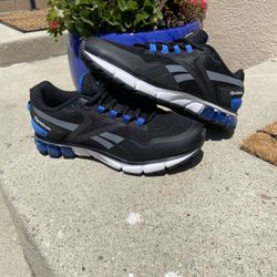 Reebok Shoes - *** NEW Size 6 ***