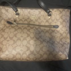 Leather Coach  Monogram purse