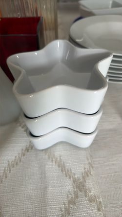 Star shape dish,  set of 3 Ramekin Ceramiv