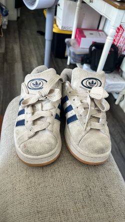 Adidas kids size 1Y