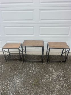 Set of three nesting tables