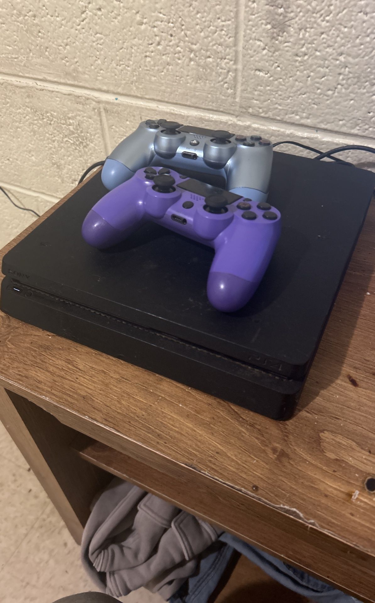 PS4 , 2 PS4 Controller
