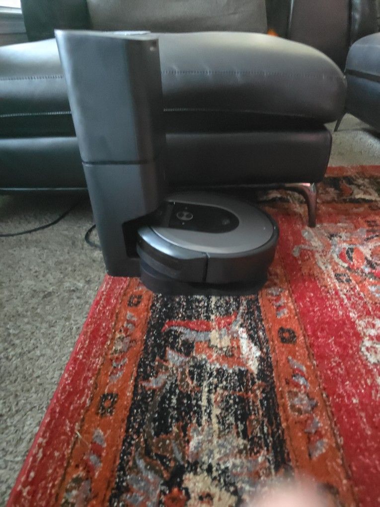 Roomba I8