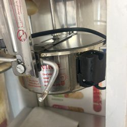 Popcorn maker