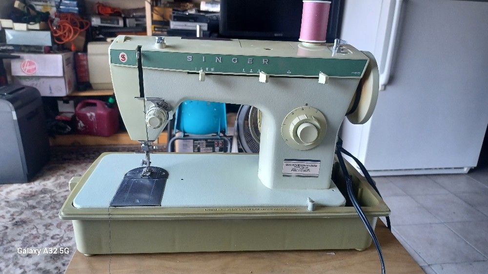 SEWING FASHION MATE SINGER 258. MACHINE.!!!