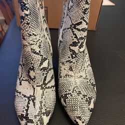 Women’s Ankle Boots Size 8