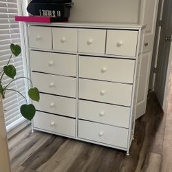 White Dresser ! 12 Drawers
