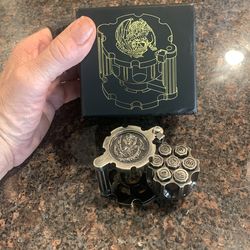 Dutchiesen Dragons metal revolving metal dice for the game